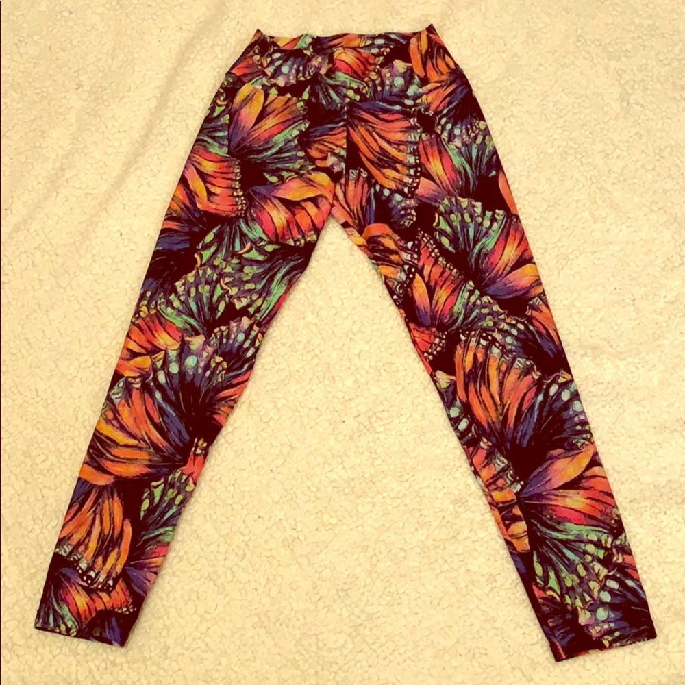 Liquido Butterfly Wing Yoga/Workout Legging Capri